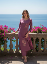 Zinora Women Embroidered Kurti Pant Set